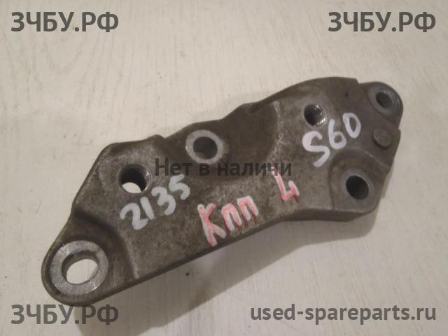 Volvo S60 (2) Кронштейн крепления КПП