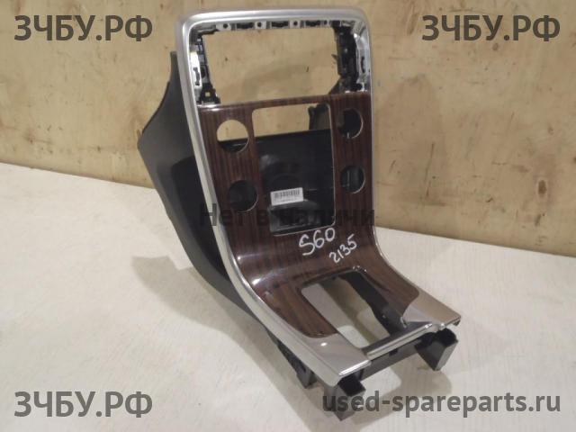 Volvo S60 (2) Накладка декоративная на торпедо