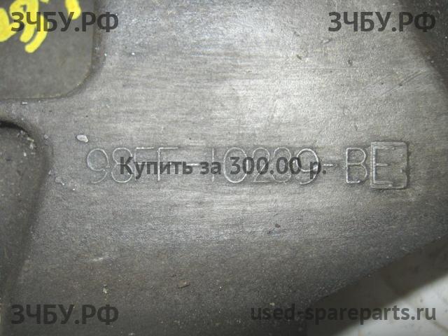 Ford Focus 1 Кронштейн генератора