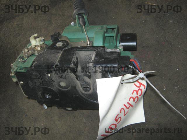 Volkswagen Jetta 4/Bora [1J2] Замок двери передней левой