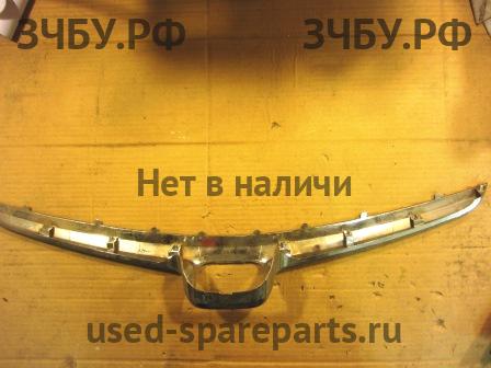 Honda Civic 8 (4D) Молдинг решетки радиатора