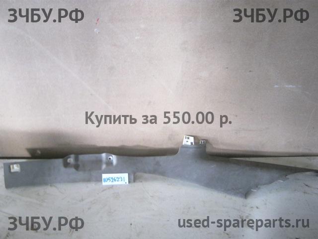 Audi A8 (2) [D3,4E] Накладка стойки задней правой
