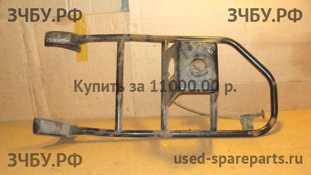 Toyota Land Cruiser 100 Крепление запасного колеса
