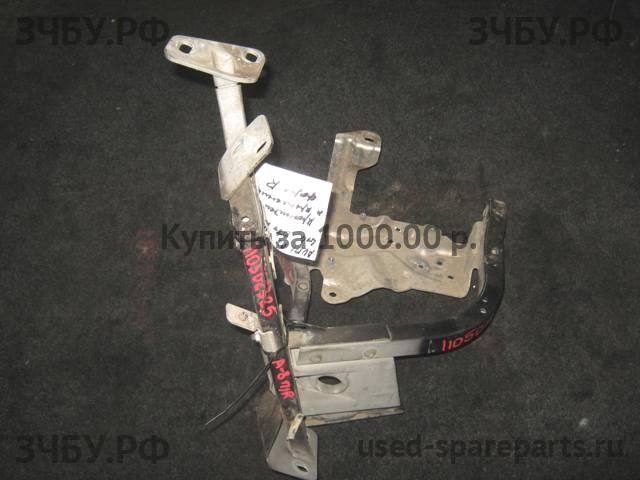 Audi A8 (2) [D3,4E] Кронштейн
