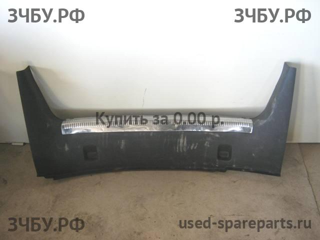 Volkswagen Jetta 4/Bora [1J2] Обшивка багажника задней панели