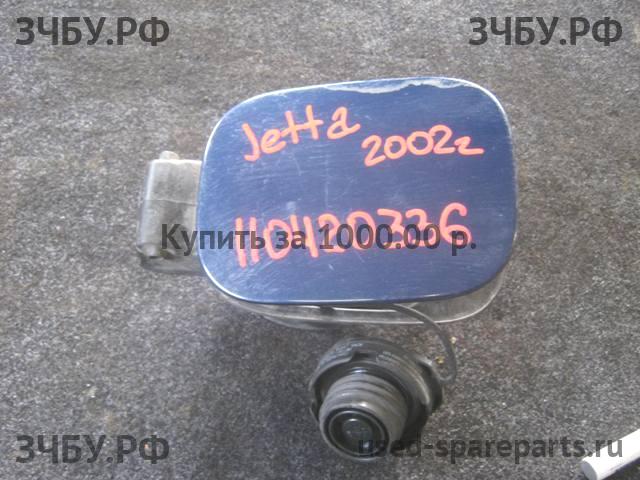 Volkswagen Jetta 4/Bora [1J2] Лючок бензобака
