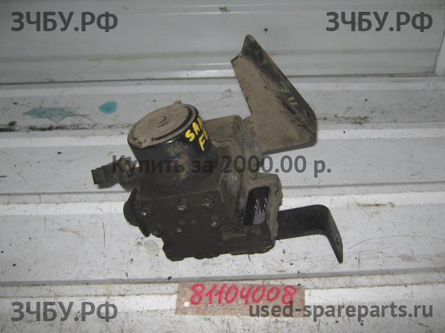Hyundai Santa Fe 1 (SM) Блок ABS (насос)