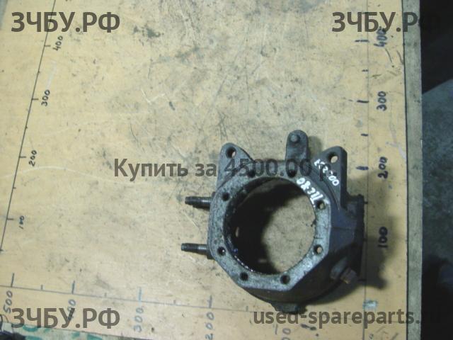 Toyota Land Cruiser 80 Кулак поворотный