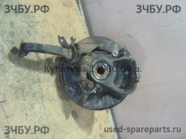 Toyota Land Cruiser 100 Кулак поворотный