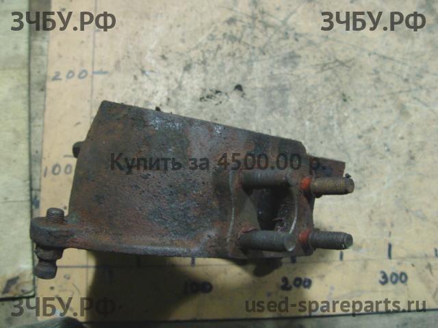 Toyota Land Cruiser 80 Кулак поворотный