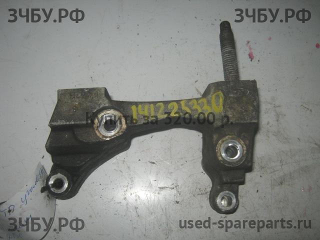 Ford Focus 1 Кронштейн