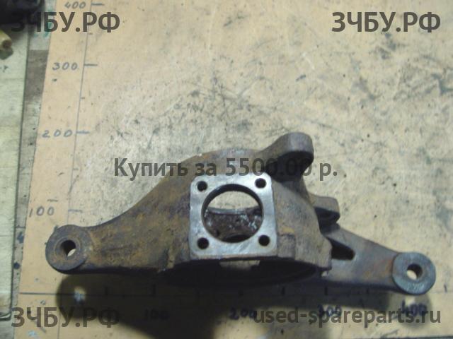 Nissan Patrol (Y60) Кулак поворотный