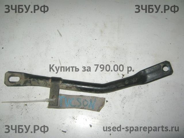 Hyundai Tucson 1 Рычаг передний