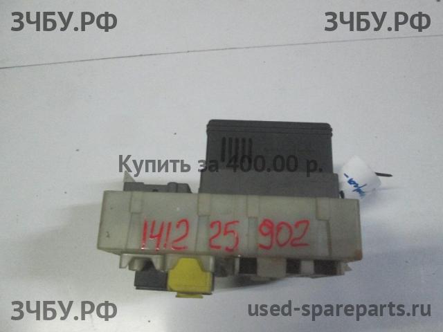 Ford Focus 1 Блок предохранителей (в салон)