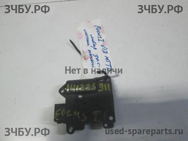 Ford Focus 1 Моторчик заслонки печки