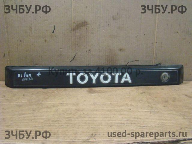Toyota 4 Runner 1 /Hi-Lux surf 1 Накладка на дверь багажника
