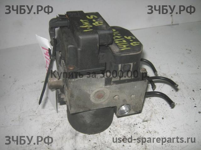 Volkswagen Passat B5 Блок ABS (насос)