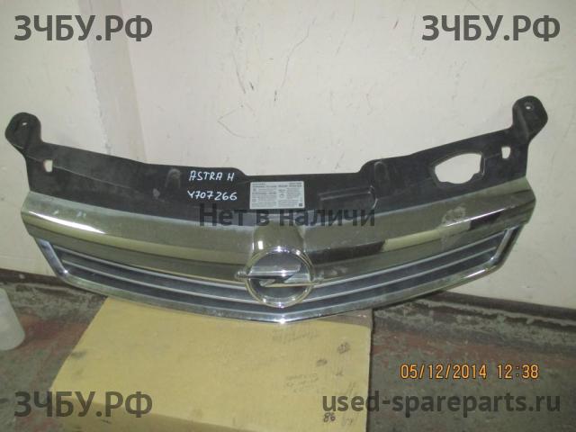 Opel Astra H Решетка радиатора