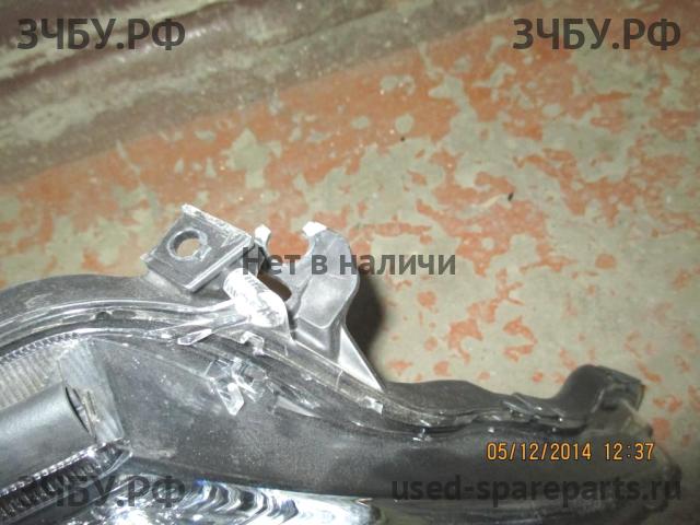 Toyota RAV 4 (4) Фара правая