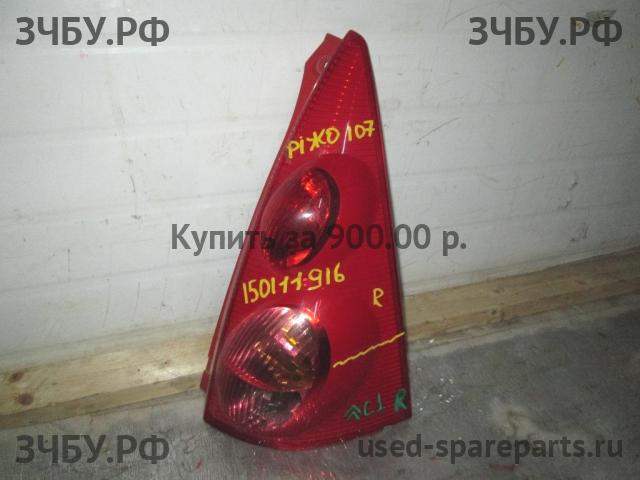 Peugeot 107 Фонарь правый