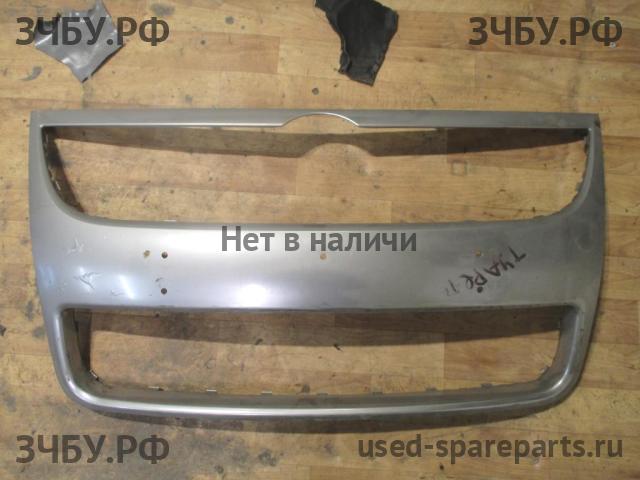 Volkswagen Touareg 1 Решетка радиатора