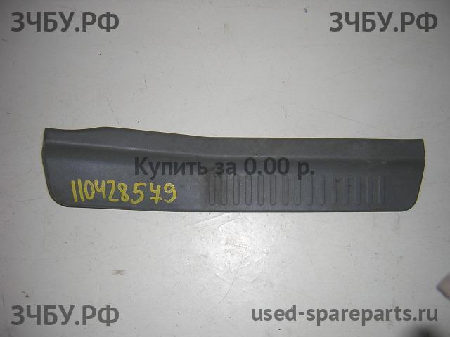 Mitsubishi Galant 8 (EA, EC) Накладка на порог (кузов внутри)