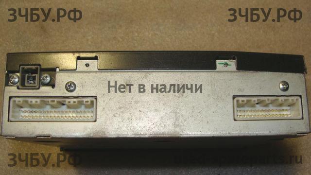 Nissan Pathfinder 2 (R51) Ченджер компакт дисков