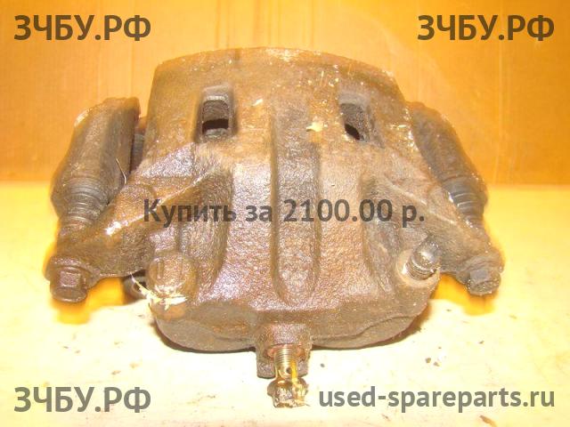Nissan Pathfinder 2 (R51) Суппорт передний правый (в сборе со скобой)