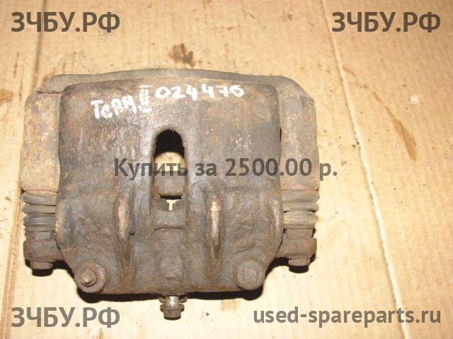 Nissan Terrano 2 (R20) Суппорт передний правый (в сборе со скобой)