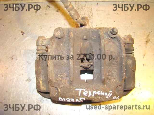 Nissan Terrano 2 (R20) Суппорт передний левый (в сборе со скобой)