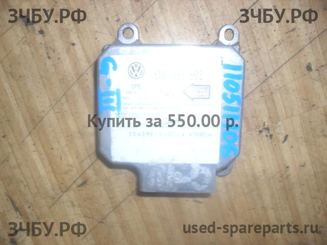Volkswagen Golf 3 Блок управления AirBag (блок активации SRS)