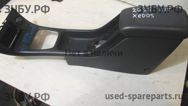 Mazda Xedos 6 Консоль между сиденьями (Подлокотник)