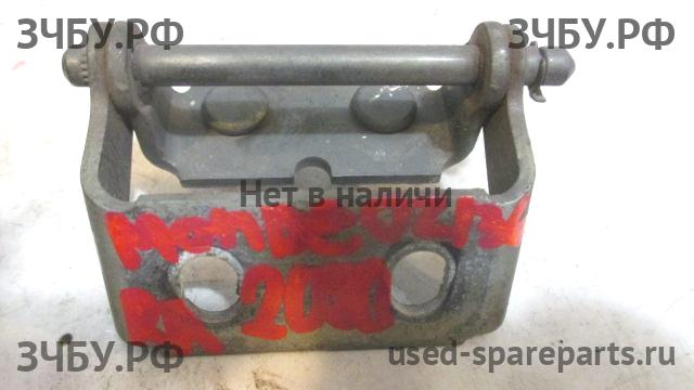 Ford Mondeo 1 Петля двери багажника