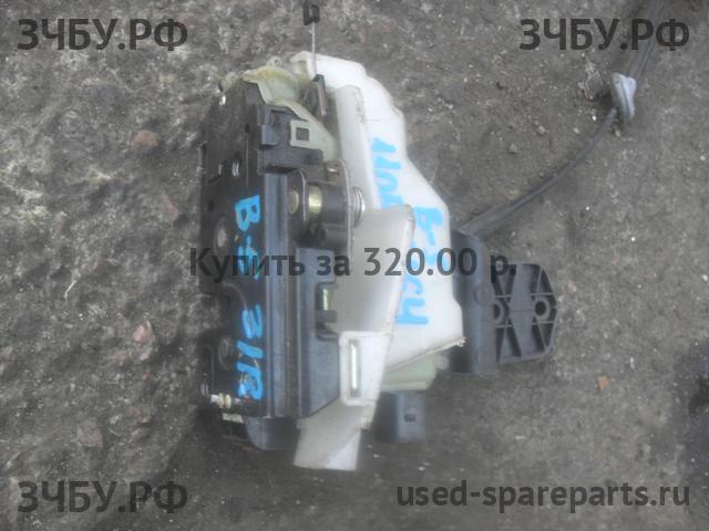 Volkswagen Passat B5 Замок двери задней правой