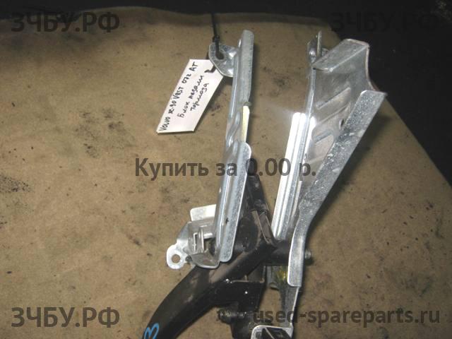 Volvo XC-90 (1) Блок педалей