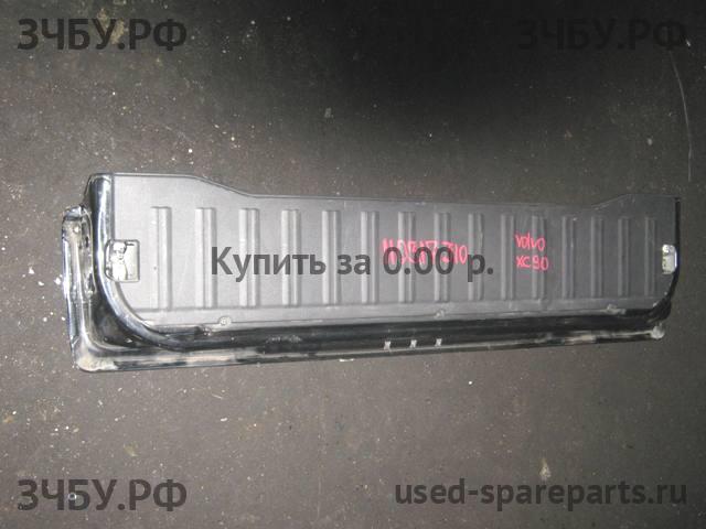 Volvo XC-90 (1) Обшивка крышки багажника