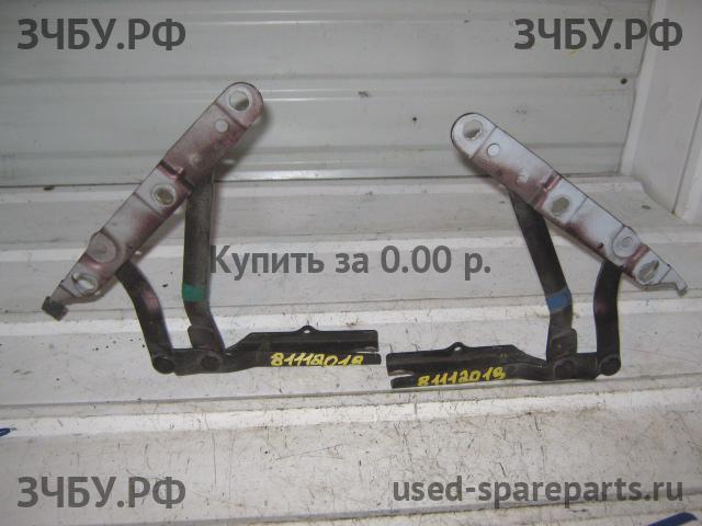 Audi 80/90 [B4] Петля двери багажника