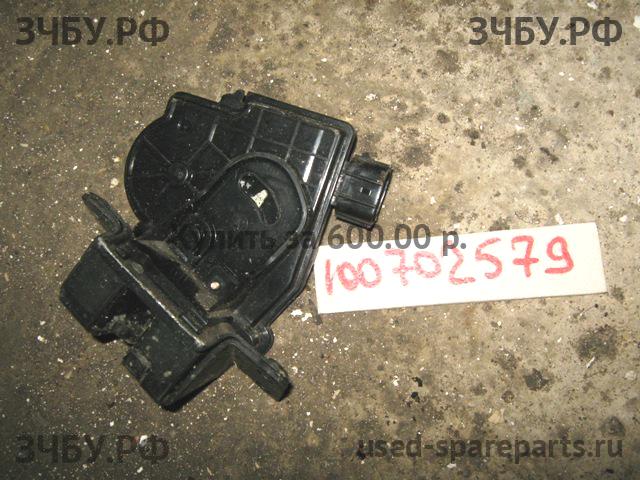 Toyota Auris 1 (E150) Замок багажника