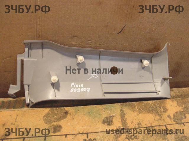 Mitsubishi Pajero Pinin (H60) Накладка стойки средней правой