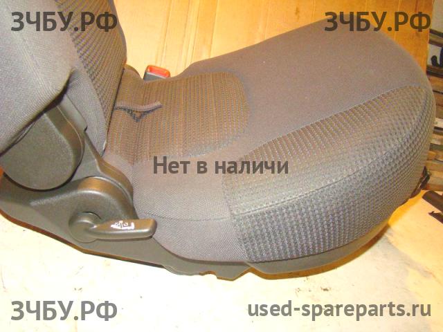 Nissan Pathfinder 2 (R51) Сиденье