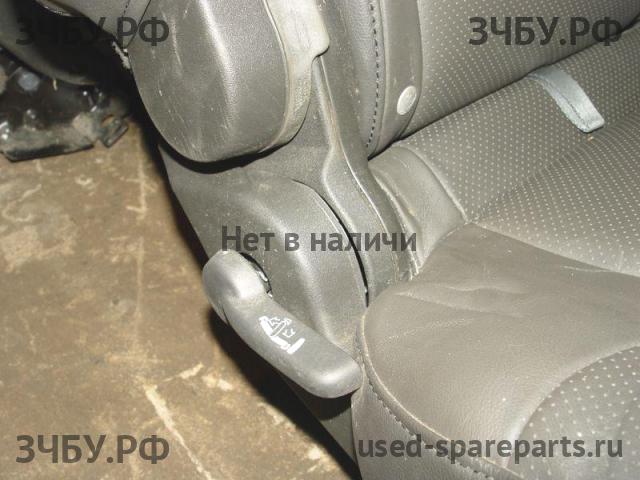 Nissan Pathfinder 2 (R51) Сиденье