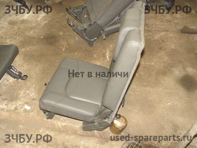 Nissan Pathfinder 2 (R51) Сиденье