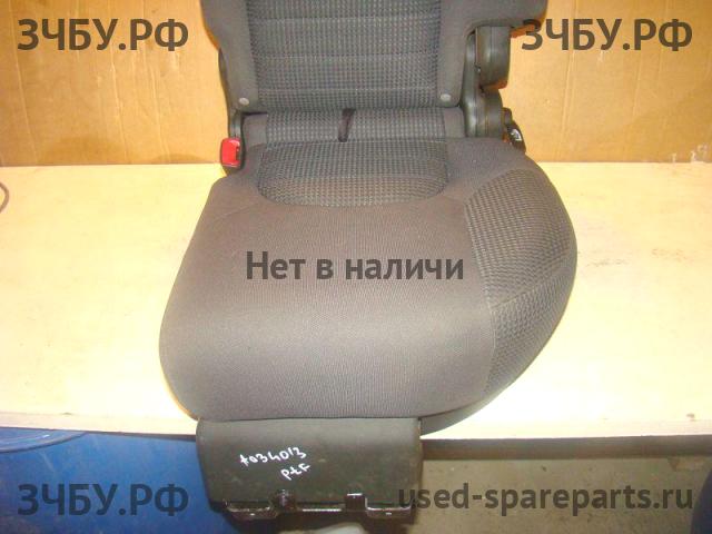 Nissan Pathfinder 2 (R51) Сиденье