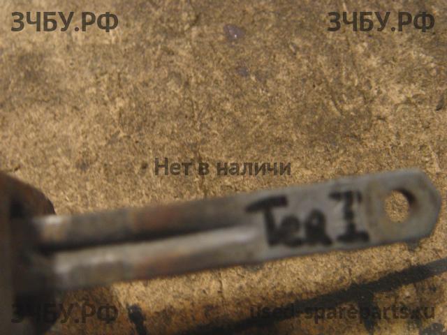 Nissan Terrano 1 /Pathfinder 1 (WD21) Ограничитель двери