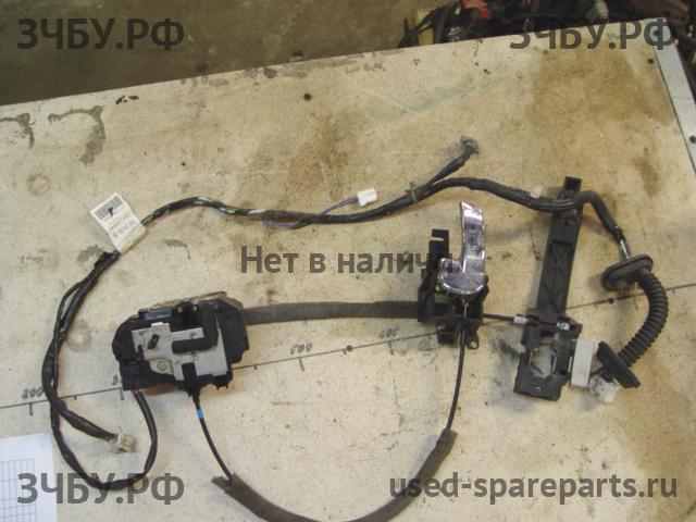 Nissan Pathfinder 2 (R51) Замок двери задней левой