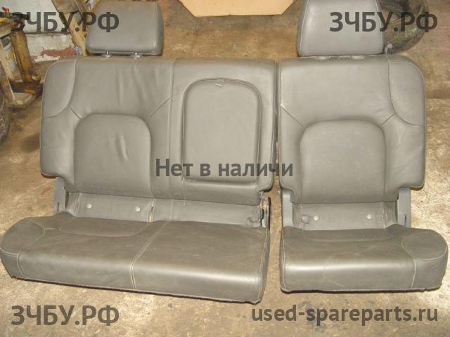 Nissan Navara 1 (D40) Сиденье
