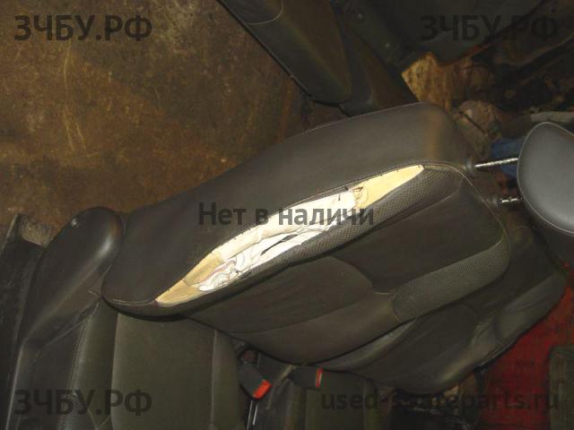 Nissan Navara 1 (D40) Сиденье