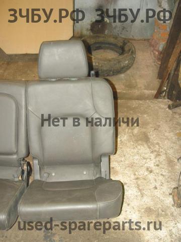Nissan Navara 1 (D40) Сиденье