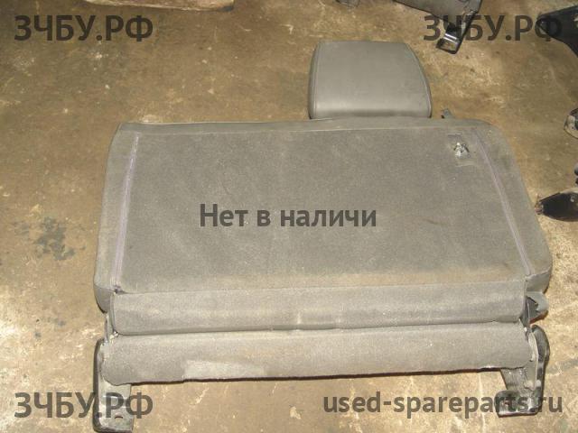 Nissan Navara 1 (D40) Сиденье