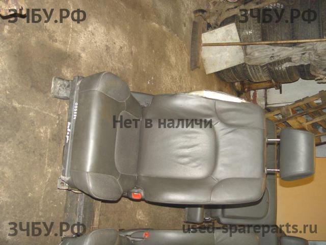 Nissan Navara 1 (D40) Сиденье